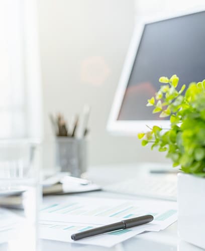 Bureau avec ordinateur